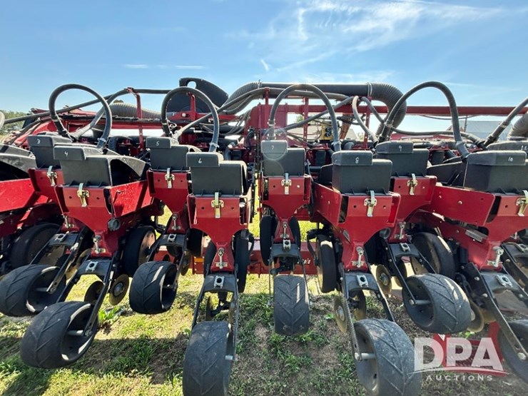 2012-case-ih-1240-image-41