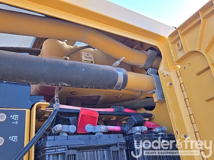 2016-caterpillar-120m2-image-174