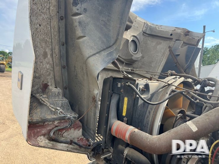 1993-white-gmc-liquid-truck-(dr8592-unit-129952)-image-38