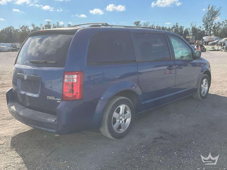 2010-dodge-grand-caravan-image-4