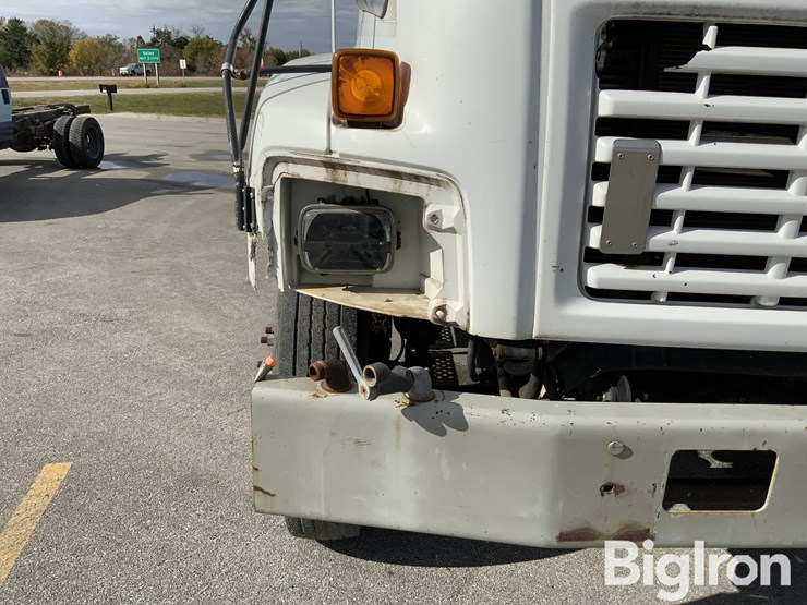 2005-gmc-topkick-image-10