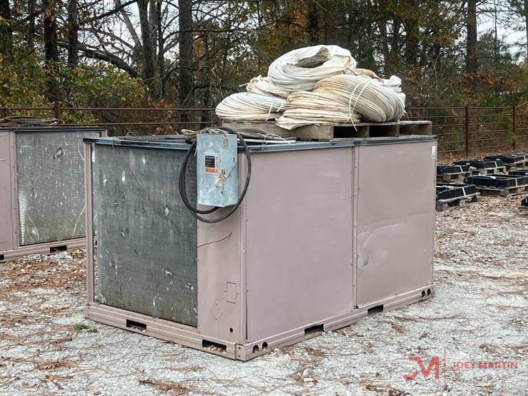 commercial-ac-unit-w/-flex-duct-image-1