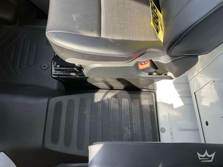 2025-ford-transit-image-16