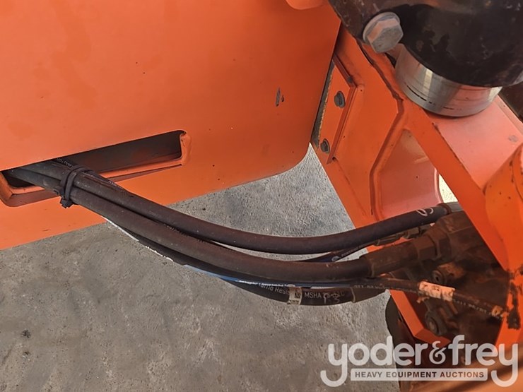 2014-jlg-800aj-image-33