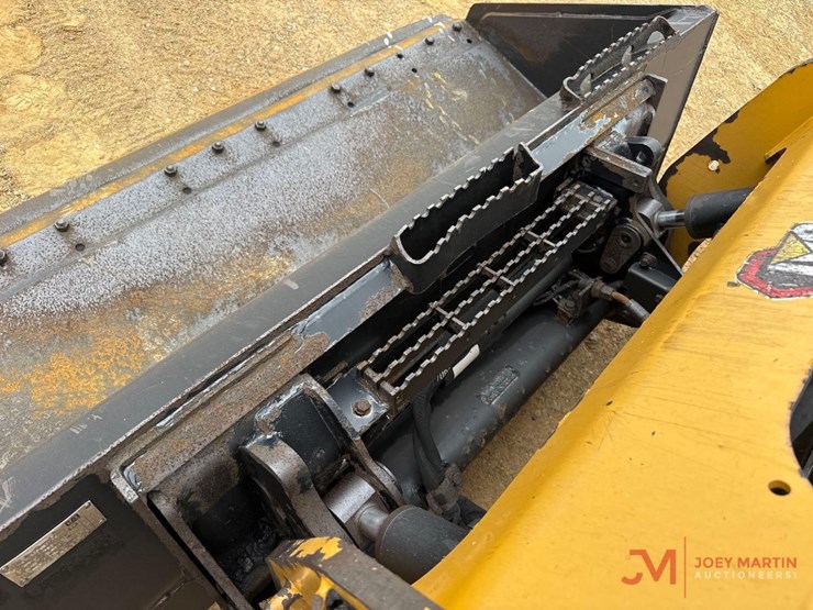 2023-caterpillar-259d3-image-8