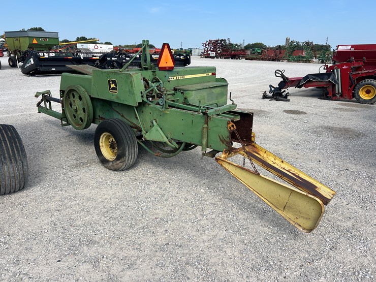 john-deere-336-image-7