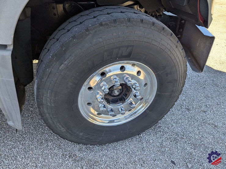 2016-mack-granite-gu713-image-24