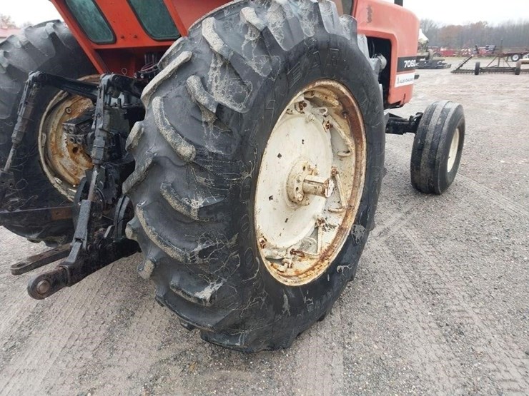 agco-allis-7060-image-10