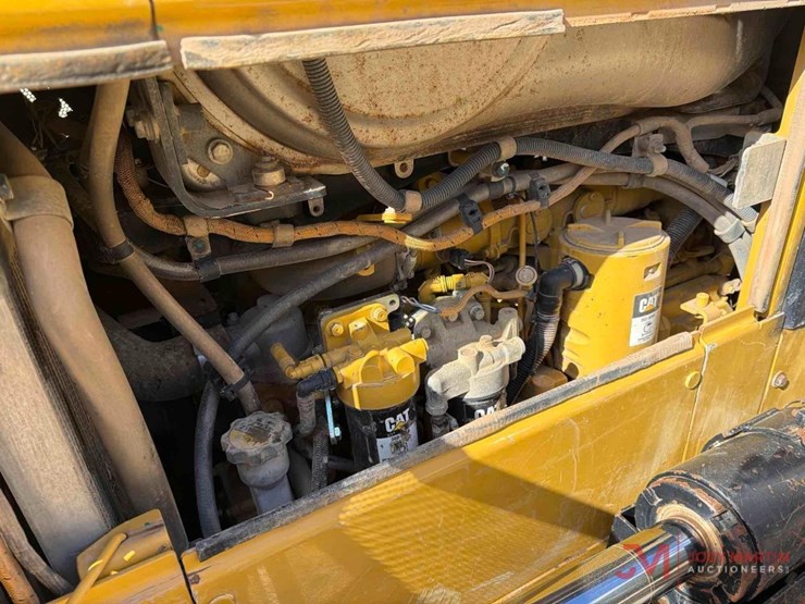 2019-caterpillar-d6n-lgp-image-34