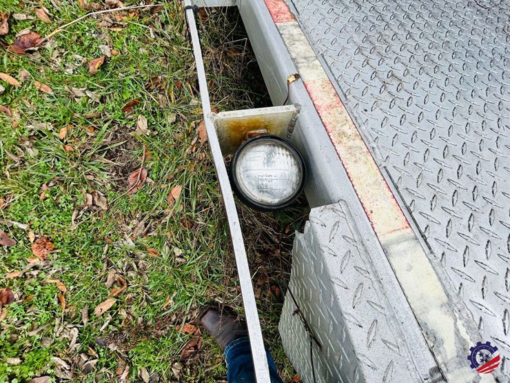 aluminum-7ft-flatbed-truck-body-image-17