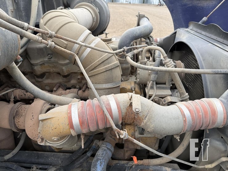 2003-kenworth-t2000-image-16