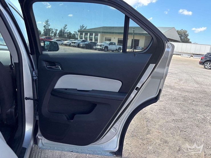 2012-chevrolet-equinox-image-21