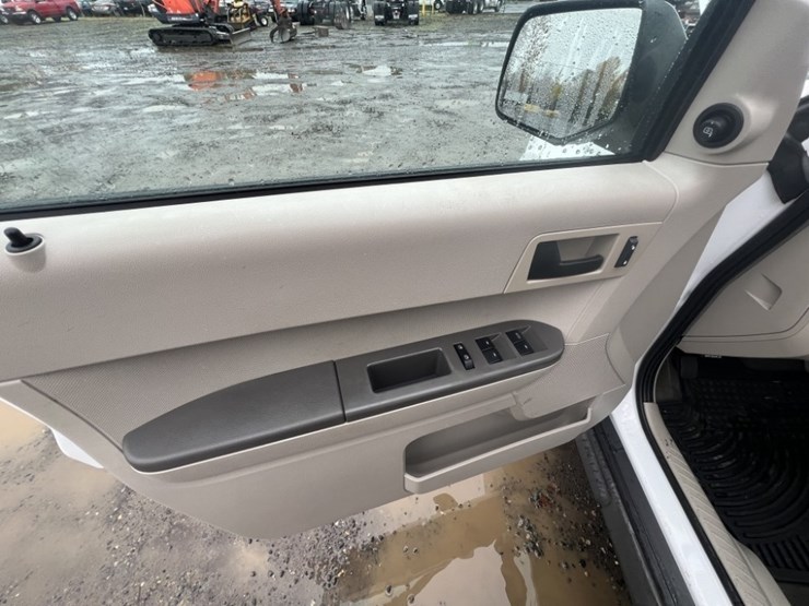 2009-ford-escape-image-25