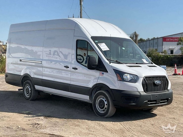 2025-ford-transit-image-2