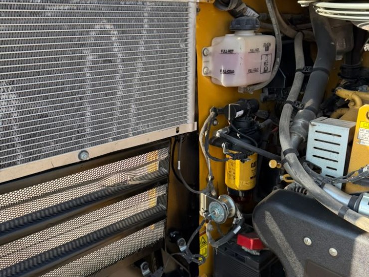 2022-caterpillar-279d3-image-27