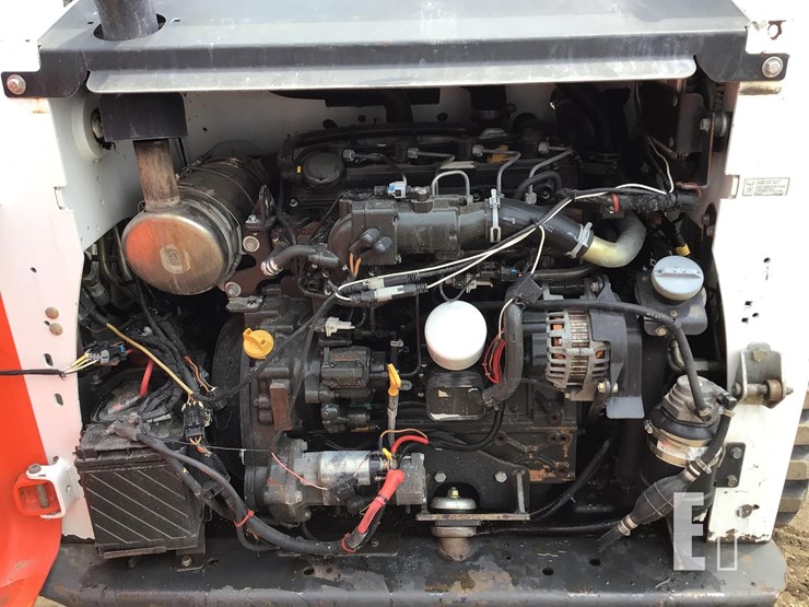 2017-bobcat-t740-image-21