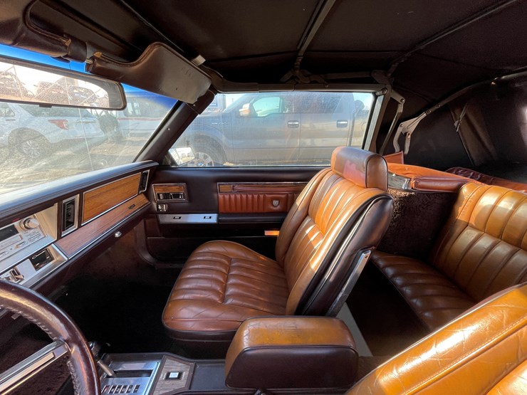 #1075-•-1982-chrysler-lebaron-convertible-(has-wi-title)-image-24