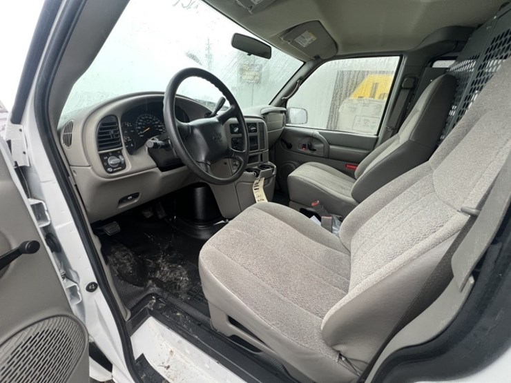 2005-chevrolet-astro-image-23