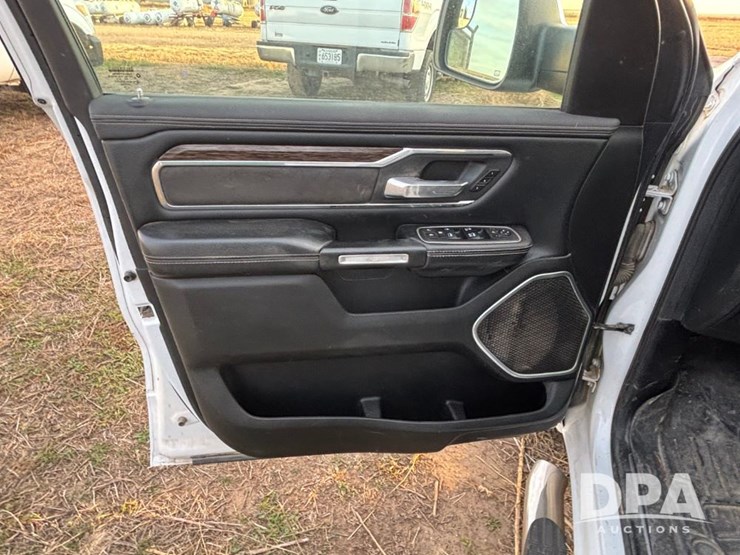 2019-dodge-1500-image-61