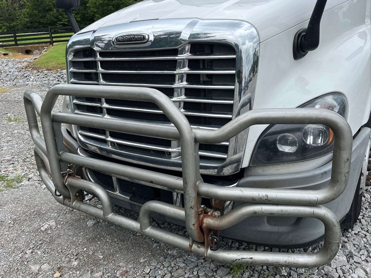 2018-freightliner-cascadia-evolution-t/a-truck-tractor-image-21