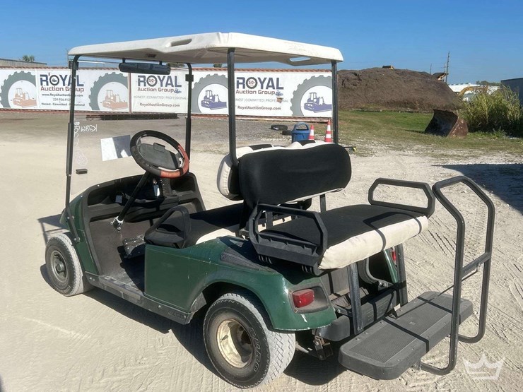 ez-go-golf-cart-image-4