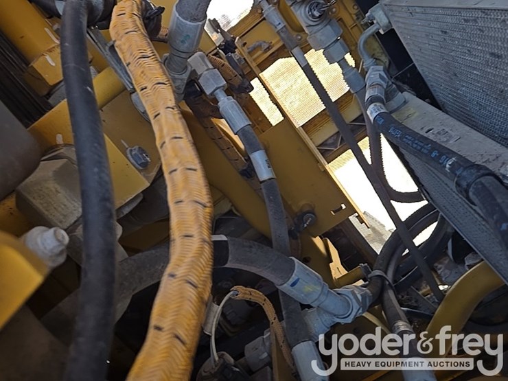 2016-caterpillar-120m2-image-165