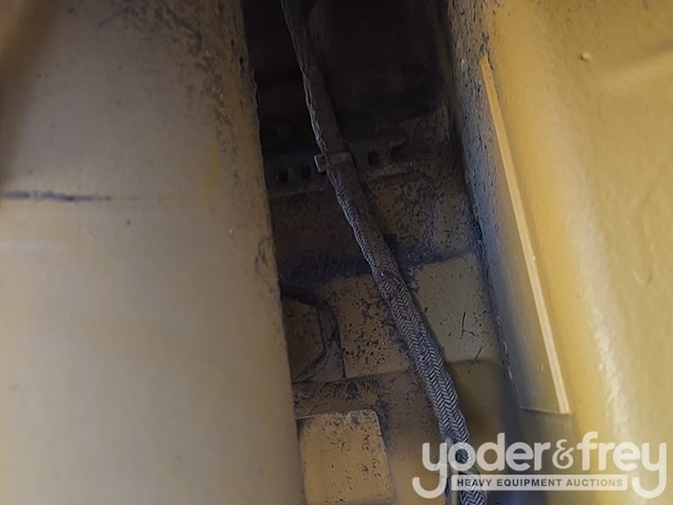 2016-caterpillar-120m2-image-99