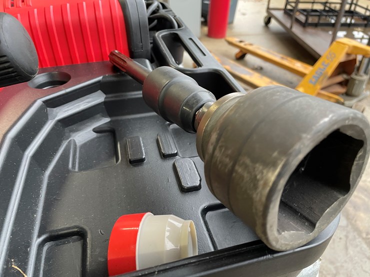 #4138-•-bauer-163ie-b-demolition-hammer-kit-image-4