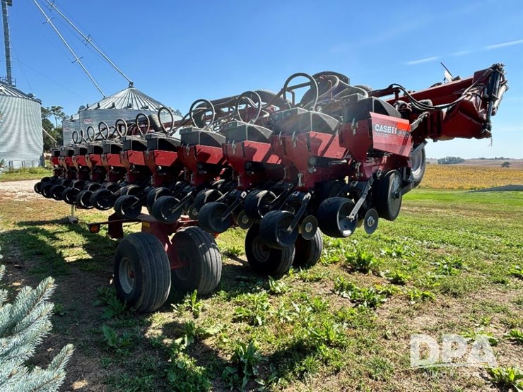 2012-case-ih-1240-image-11