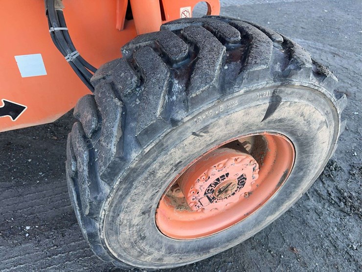 2001-jlg-600s-image-10