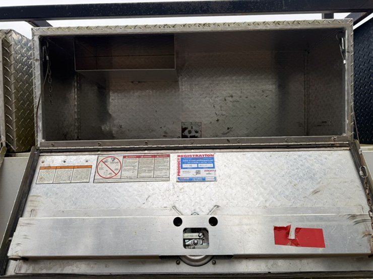 #1837-•-2011-ram-5500-4x4-flatbed-truck-image-30