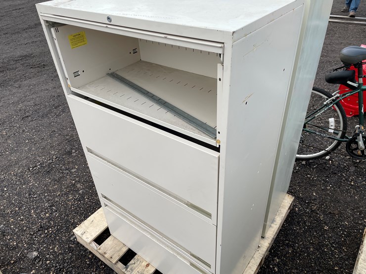 #7842-•-(2)-filing-cabinets-image-4