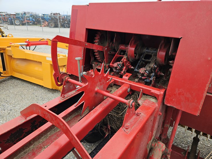 2009-new-holland-bc5060-image-8