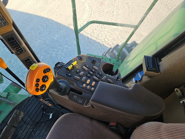 2005-john-deere-9860-sts-image-12