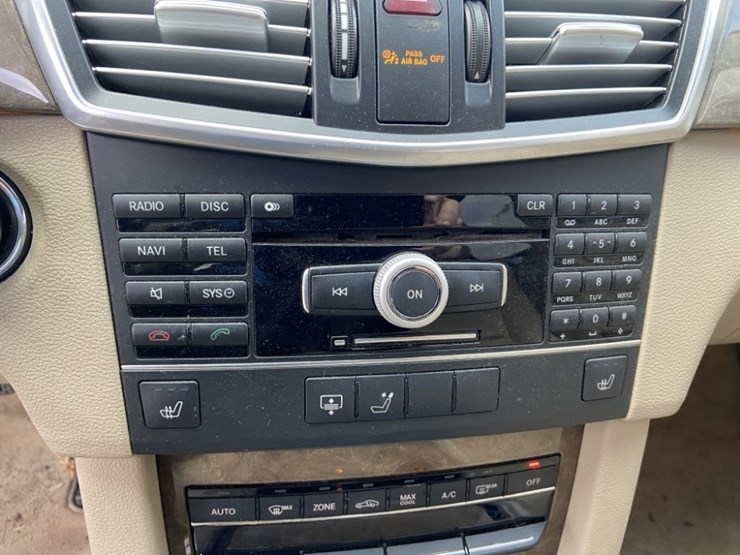 2011-mercedes-benz-e350-awd-sedan-image-25