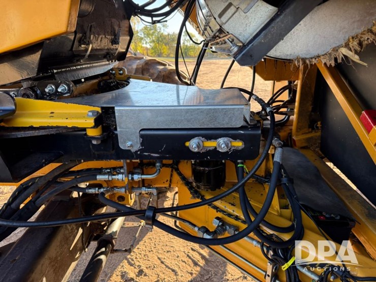 2012-oxbo-8435-image-43