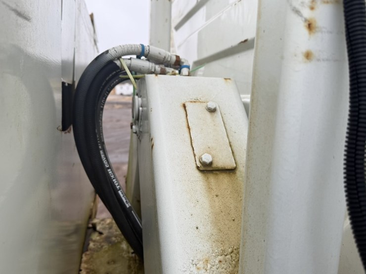 2006-international-7300-image-40