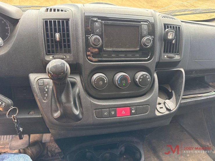 2014-dodge-2500-image-22