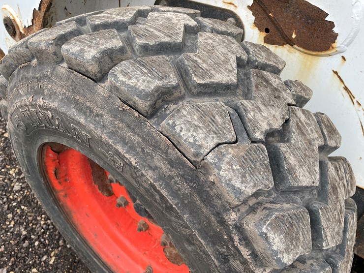 2015-bobcat-s590-image-12