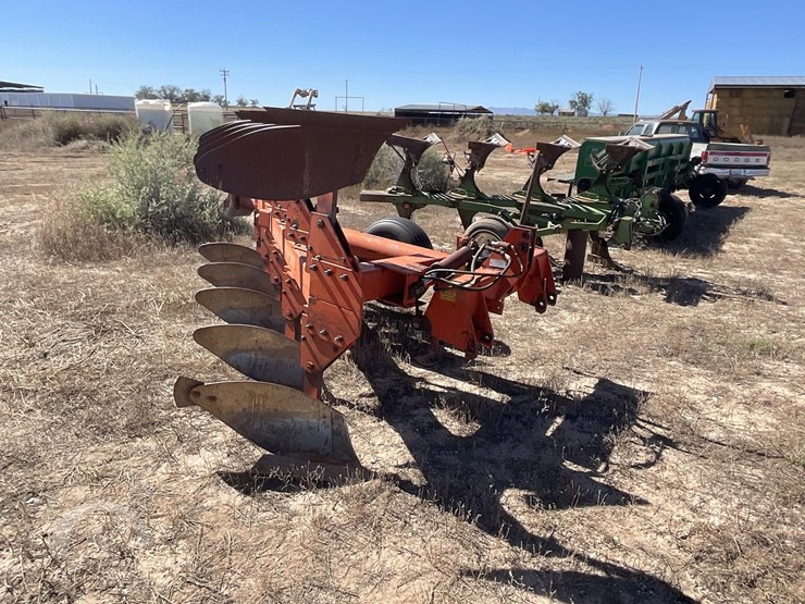 massey-ferguson-mf570-image-5