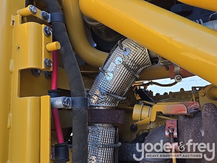 2016-caterpillar-120m2-image-188