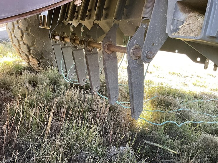 2013-massey-ferguson-2190-image-36