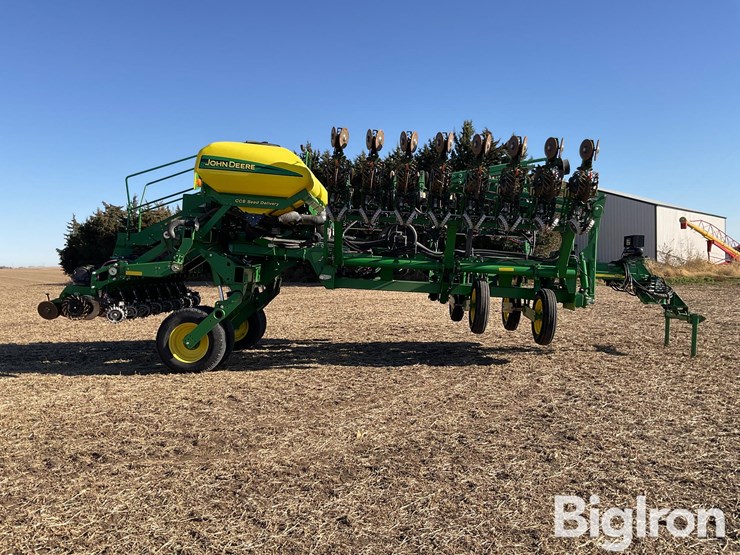 2010-john-deere-1790-ccs-image-4