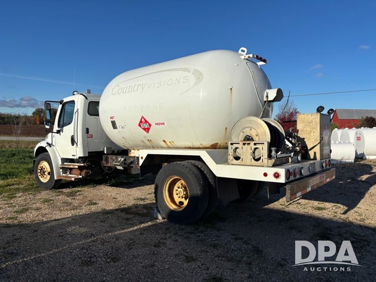 2005-freightliner-business-class-lp-bobtail-truck-(dr12590-unit-6501)-image-6