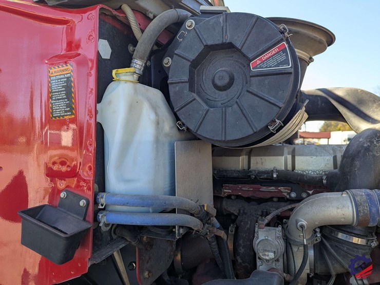 2016-mack-granite-gu713-image-26