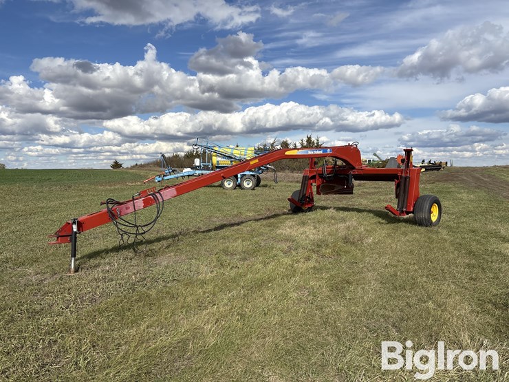 2011-new-holland-h7150-image-1