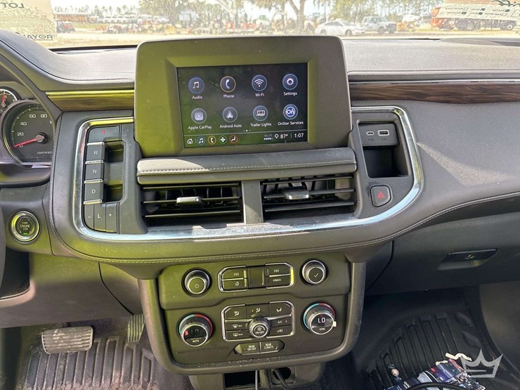 2023-chevrolet-tahoe-image-17