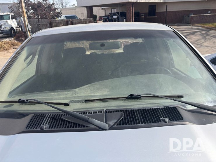 2004-dodge-2500-image-12