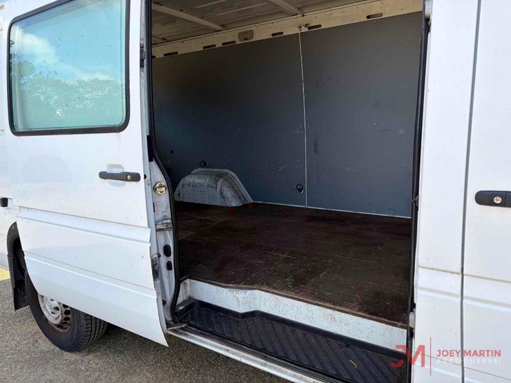 2006-dodge-sprinter-2500-image-20