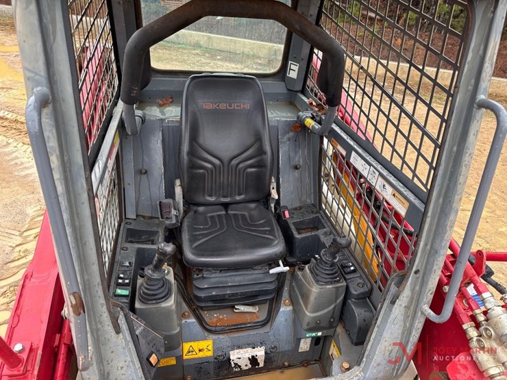 2020-takeuchi-tl8r-image-10